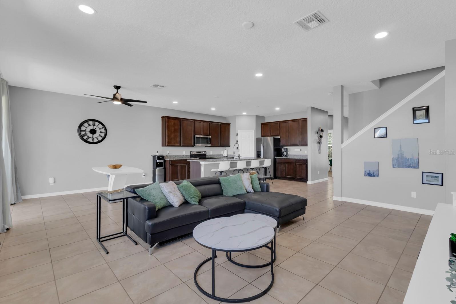 LIVE OAK LAKE PH 1 - Residential