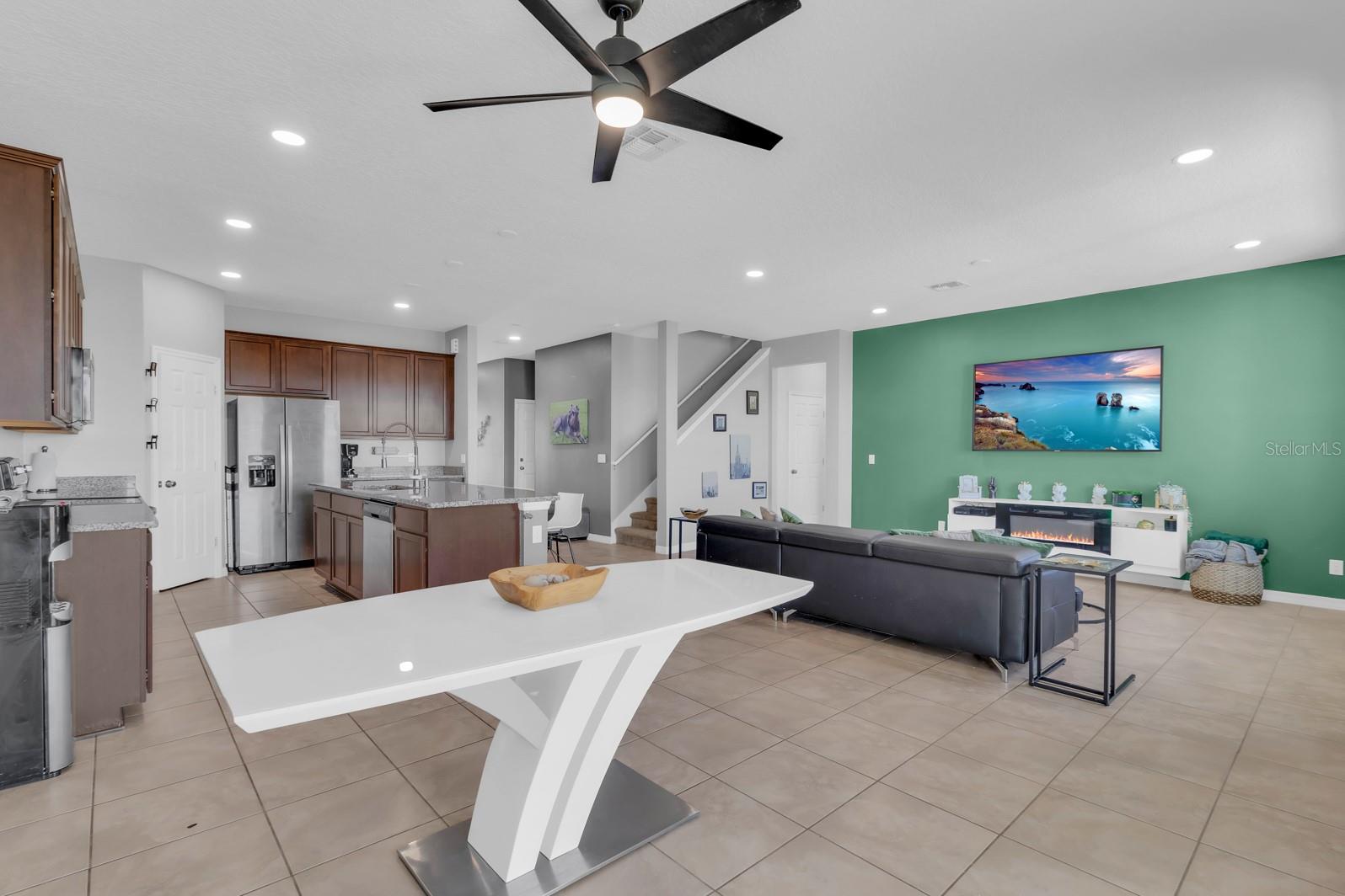 LIVE OAK LAKE PH 1 - Residential