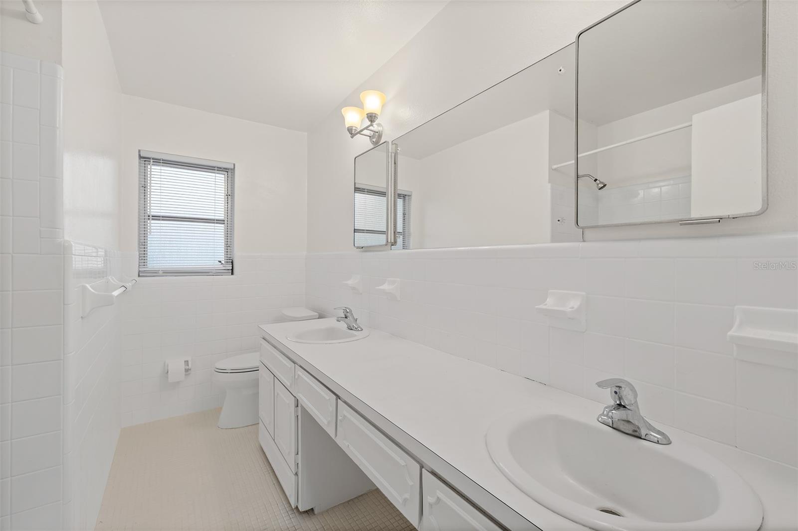 WHISPERING LAKES SEC 03 PT 03 - Residential
