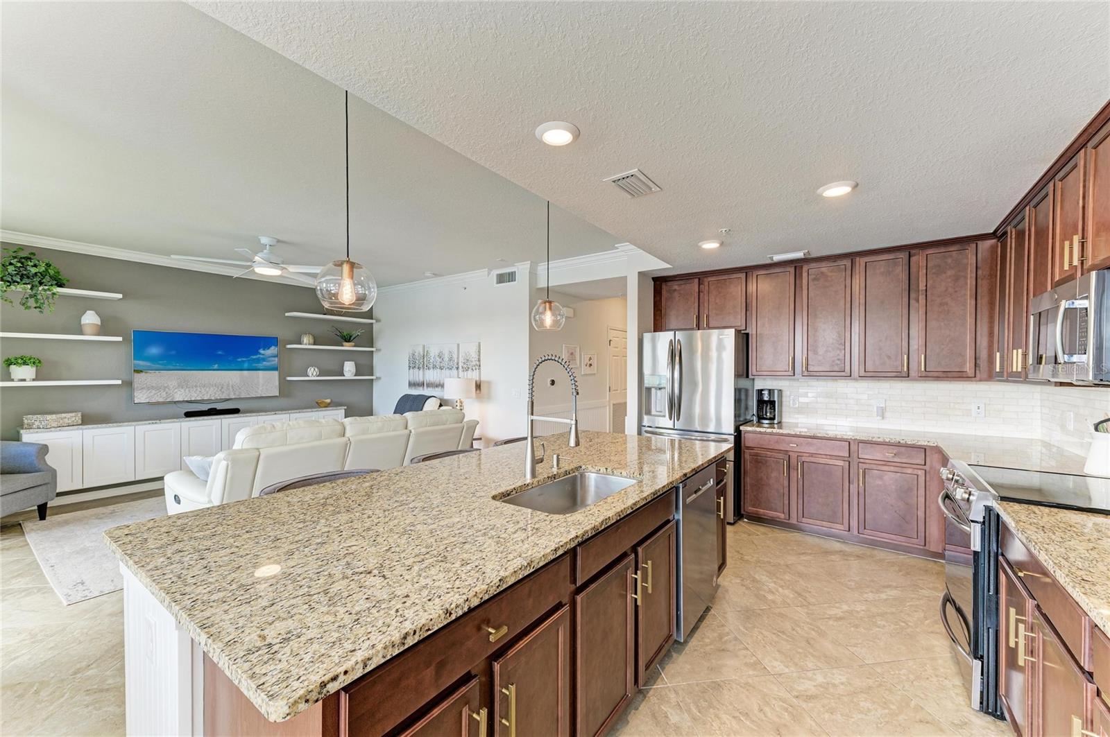 LAKEWOOD NATIONAL - Residential