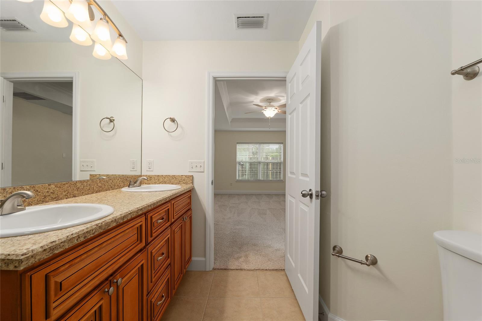 CREEKSIDE VILLAS - Residential