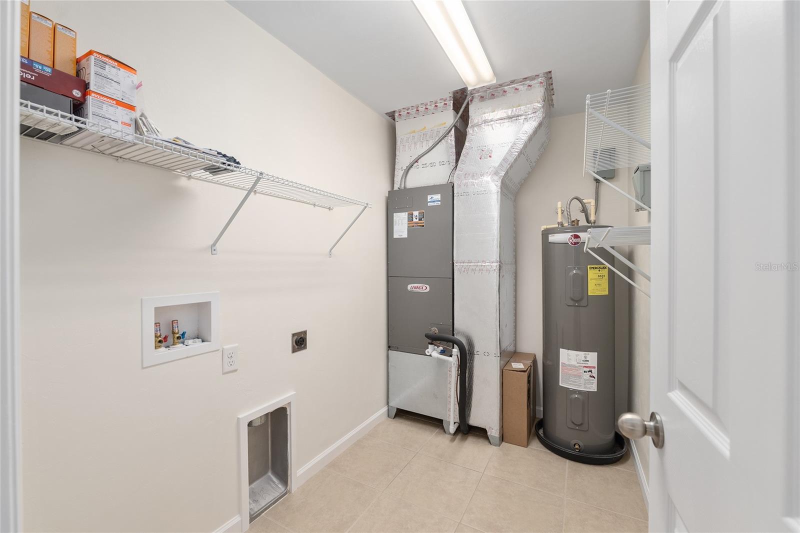 CREEKSIDE VILLAS - Residential