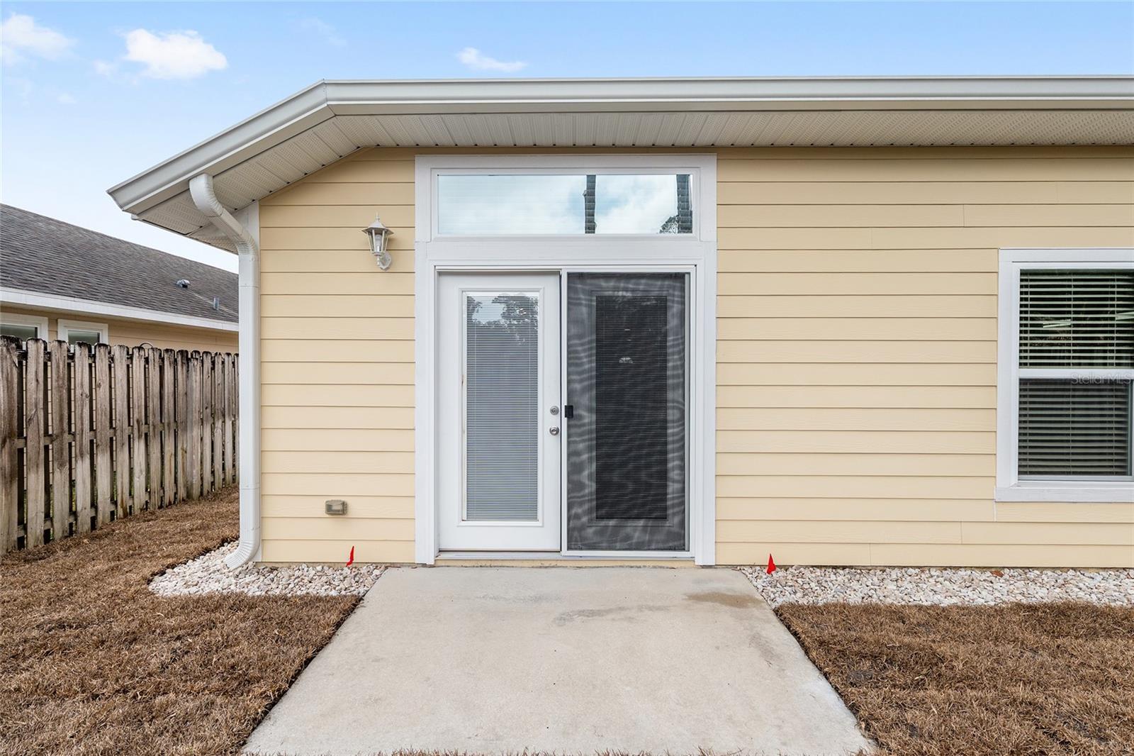 CREEKSIDE VILLAS - Residential