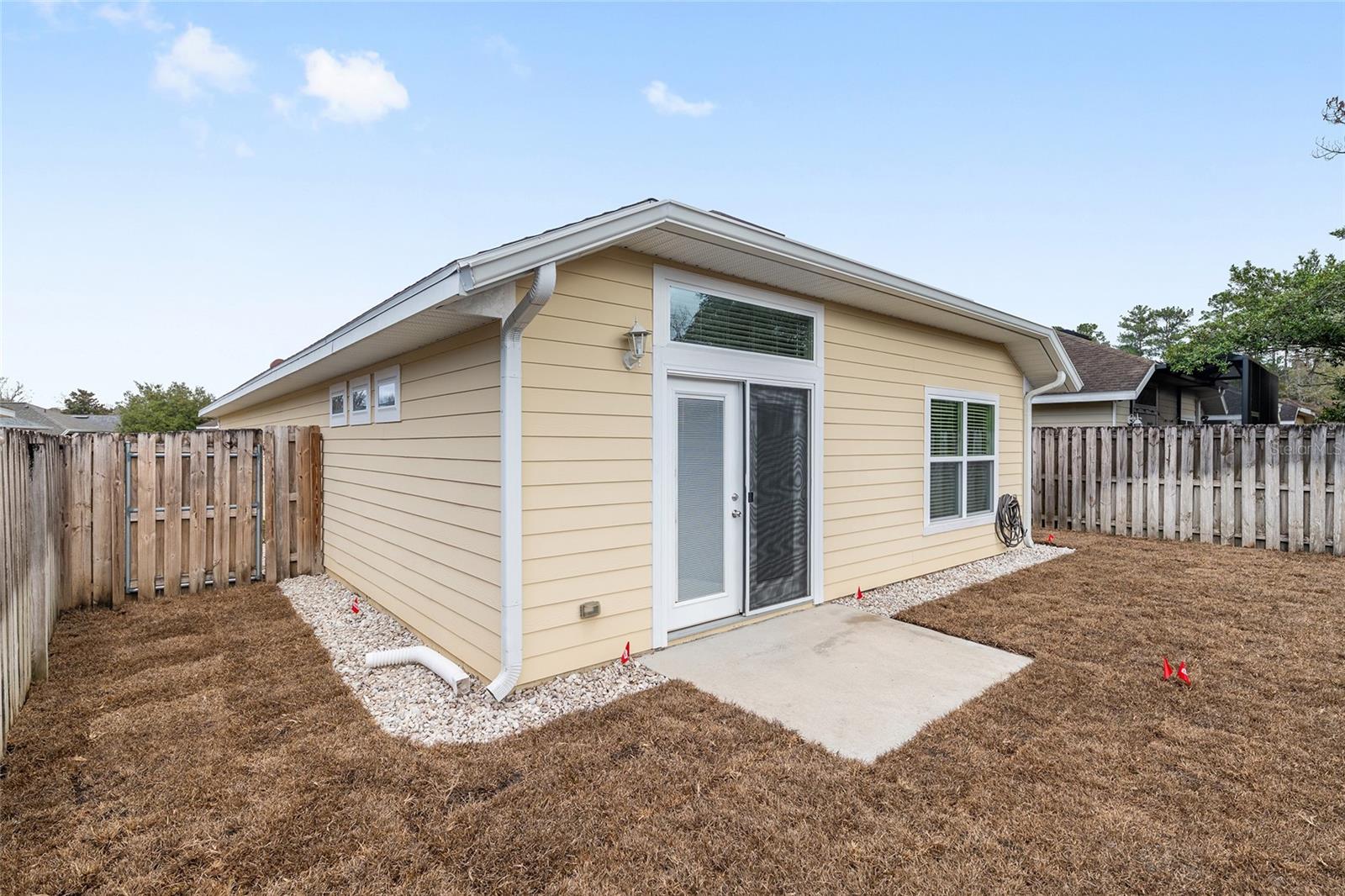 CREEKSIDE VILLAS - Residential