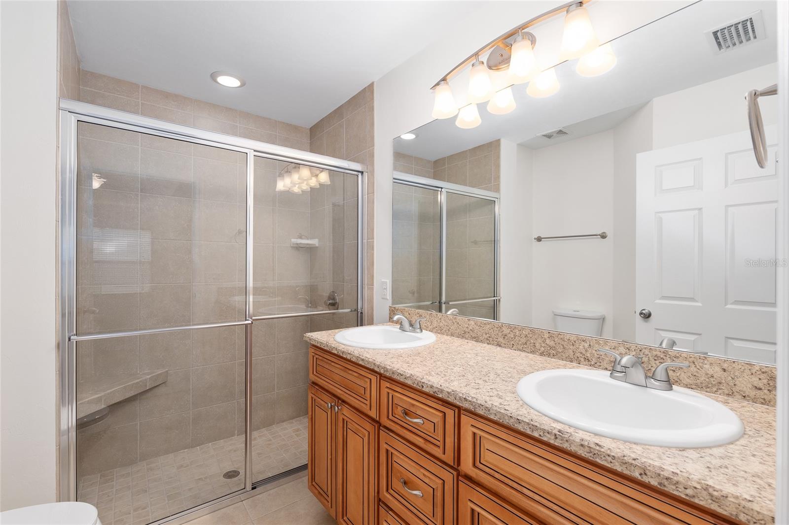 CREEKSIDE VILLAS - Residential