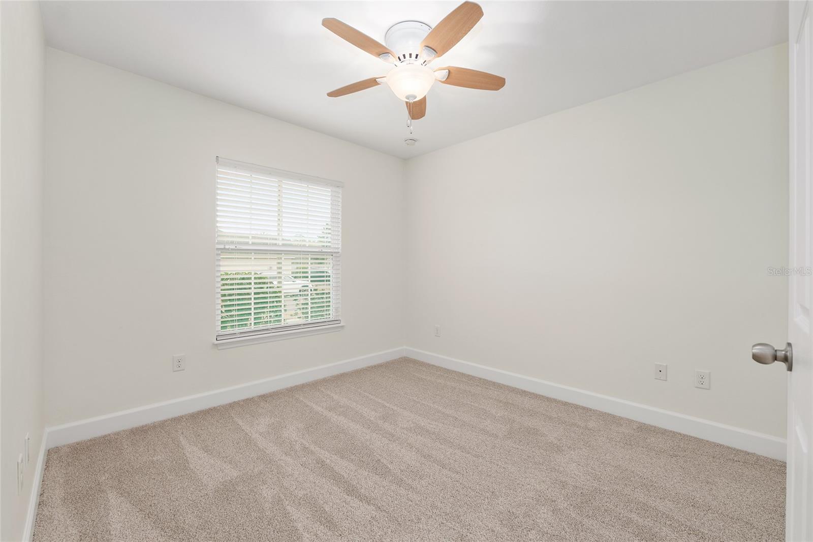 CREEKSIDE VILLAS - Residential