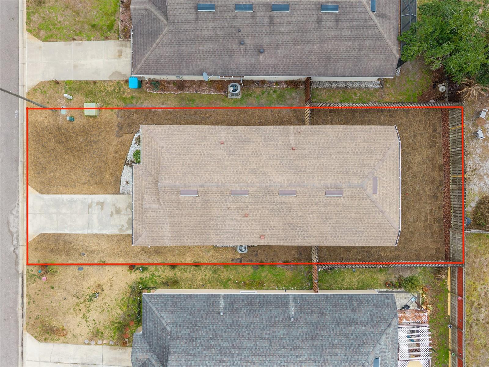 CREEKSIDE VILLAS - Residential