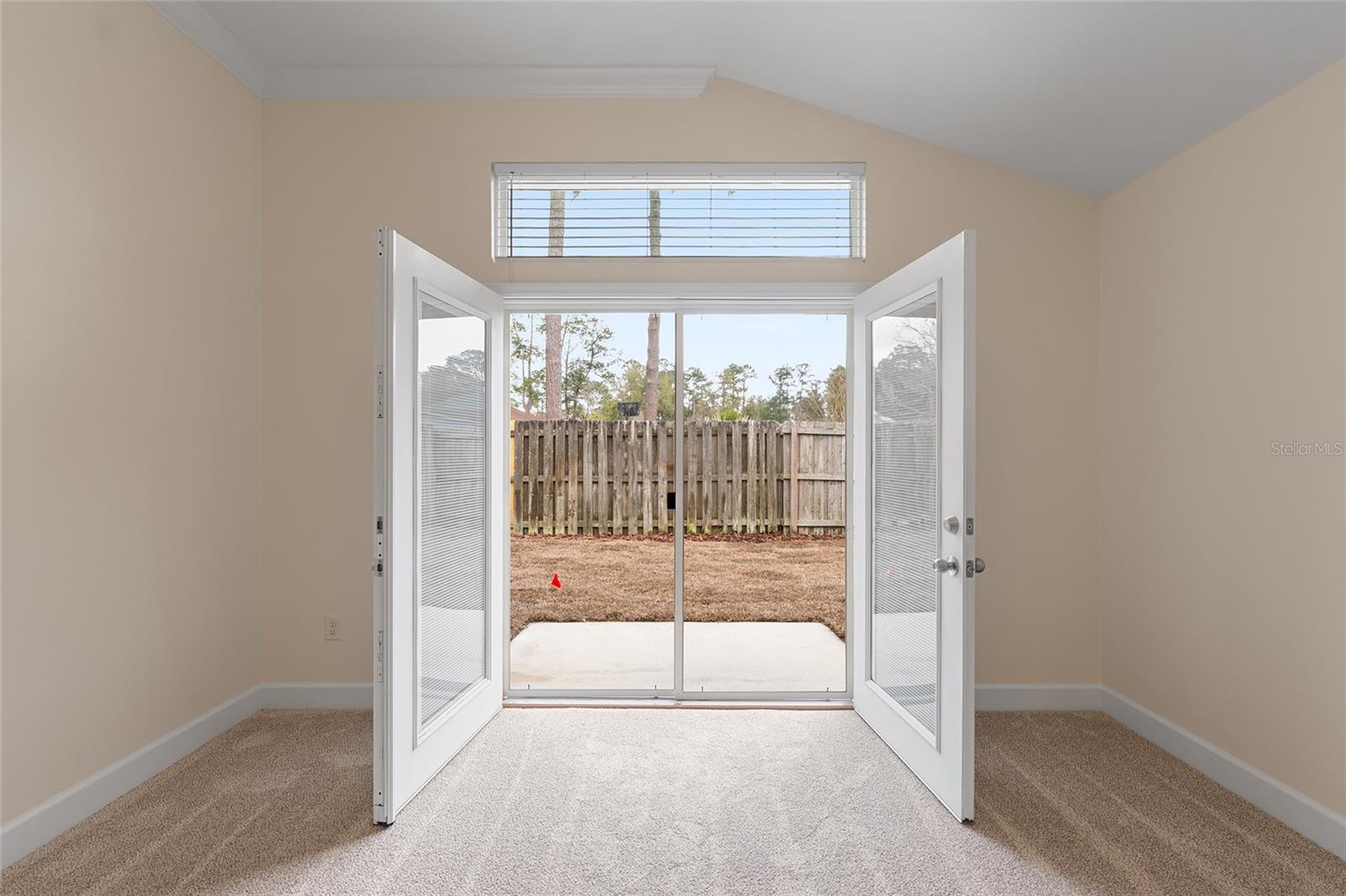 CREEKSIDE VILLAS - Residential