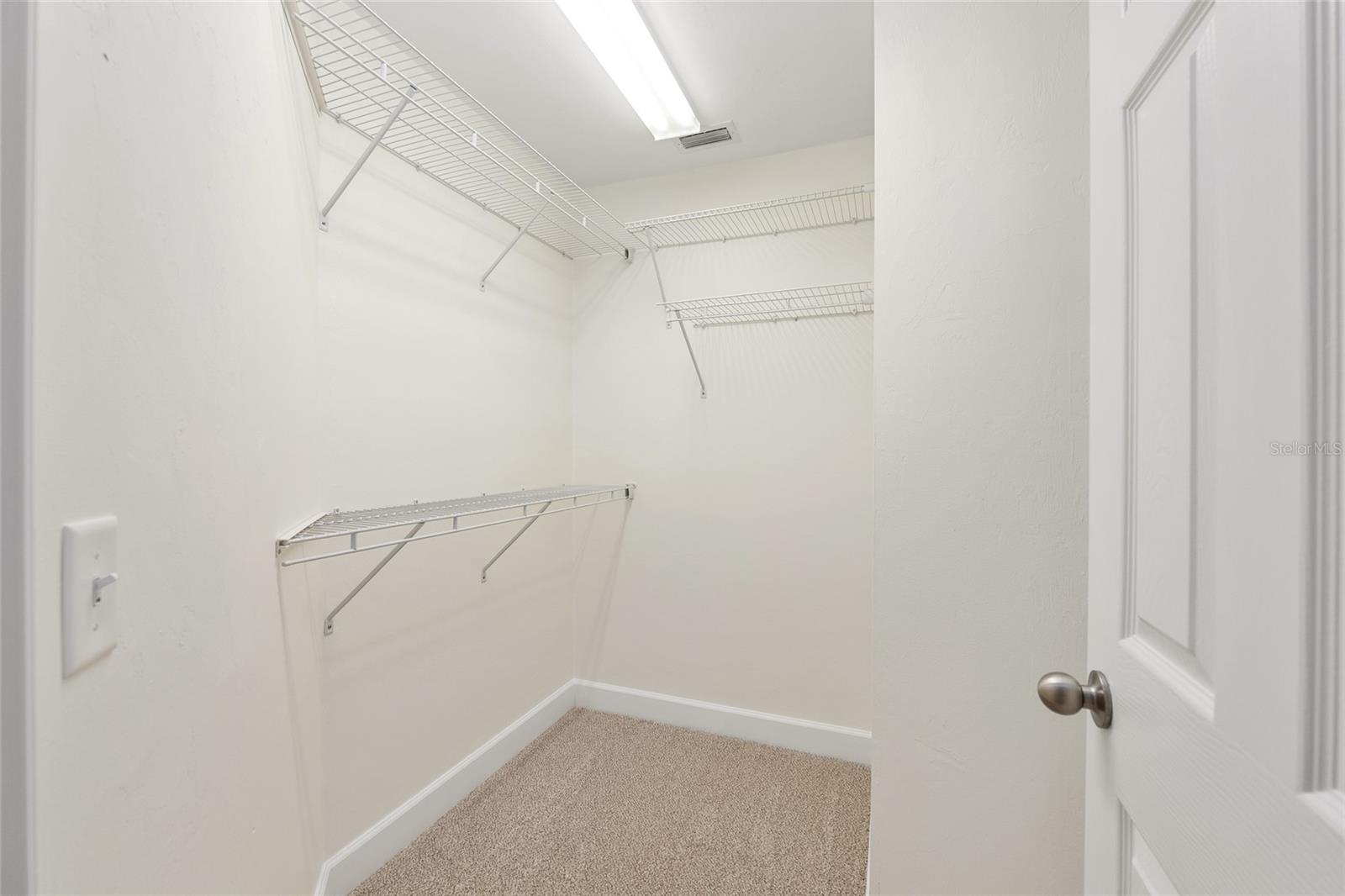 CREEKSIDE VILLAS - Residential