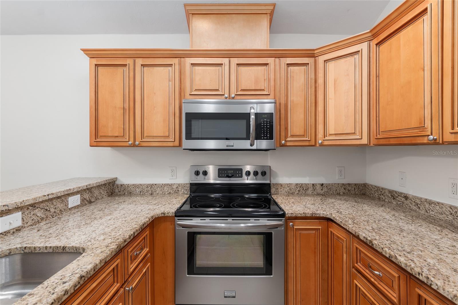 CREEKSIDE VILLAS - Residential