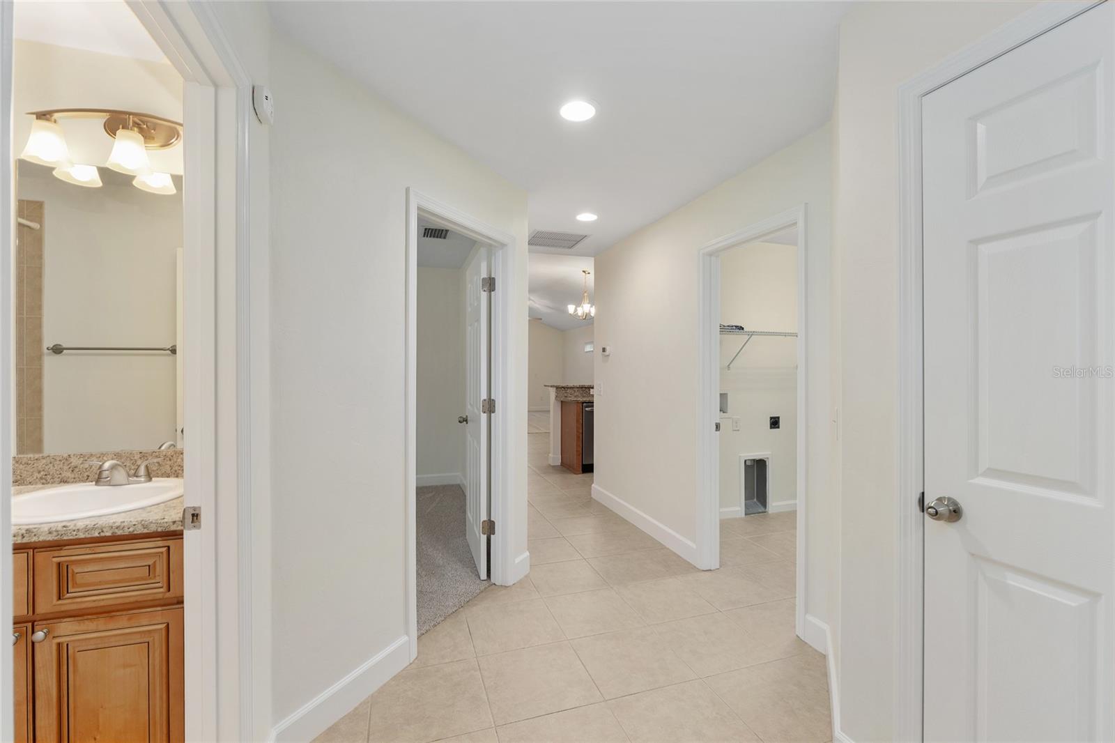 CREEKSIDE VILLAS - Residential