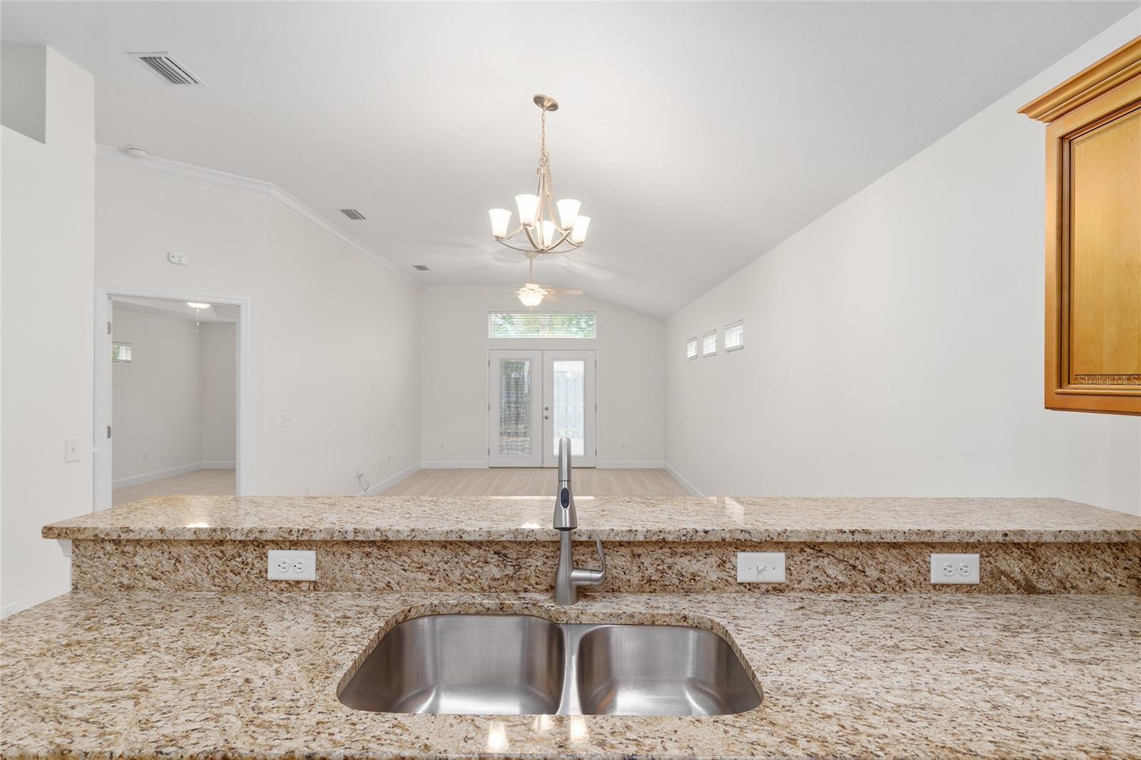 CREEKSIDE VILLAS - Residential