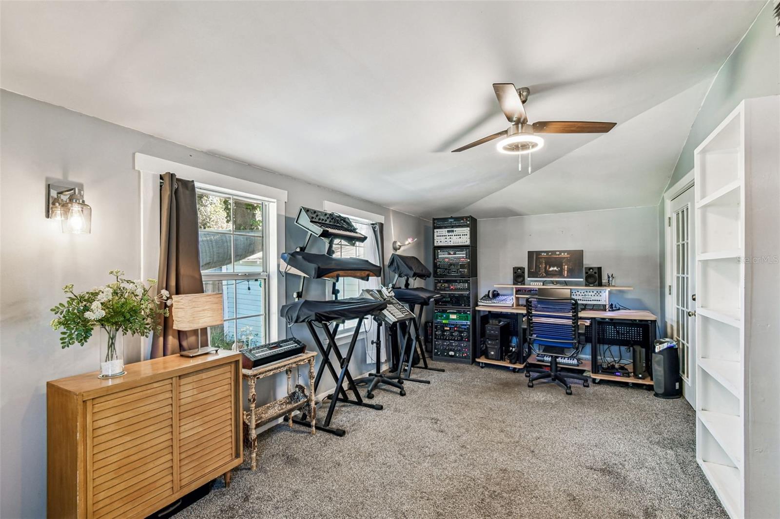 EVELYN CITY - Residential