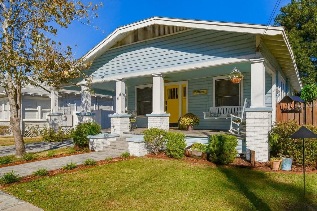 Photo of 906 E Hamilton Avenue, Tampa, FL 33604 (MLS # TB8439582)