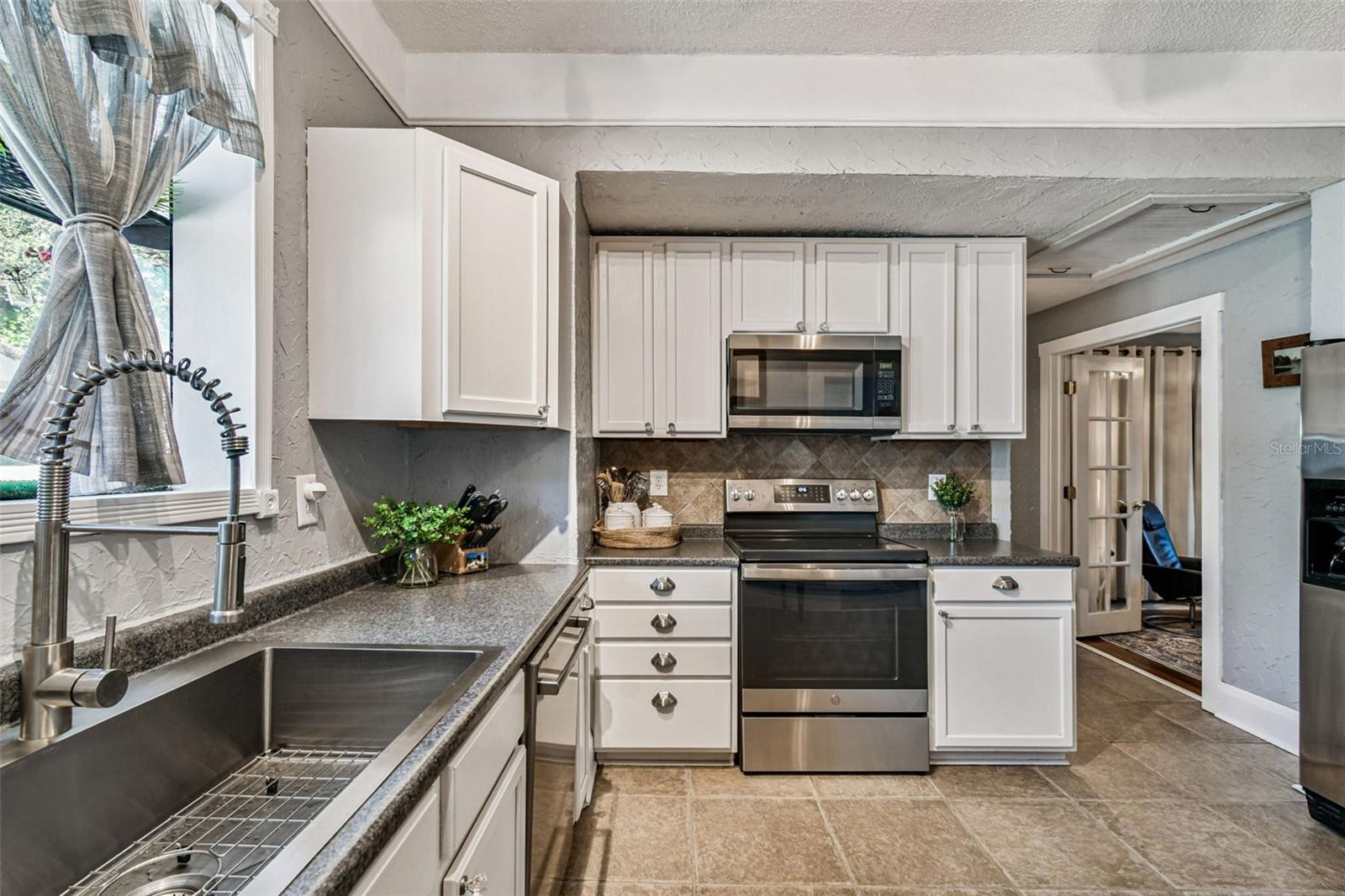 EVELYN CITY - Residential