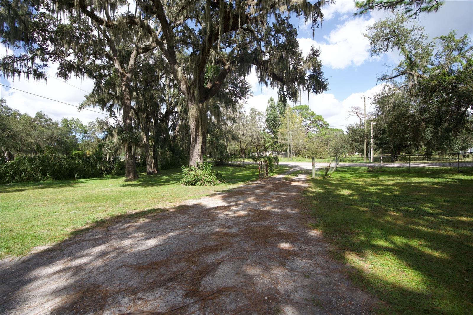 LAKEWOOD ACRES - Residential