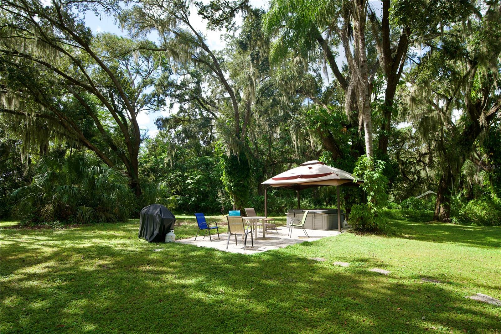 LAKEWOOD ACRES - Residential
