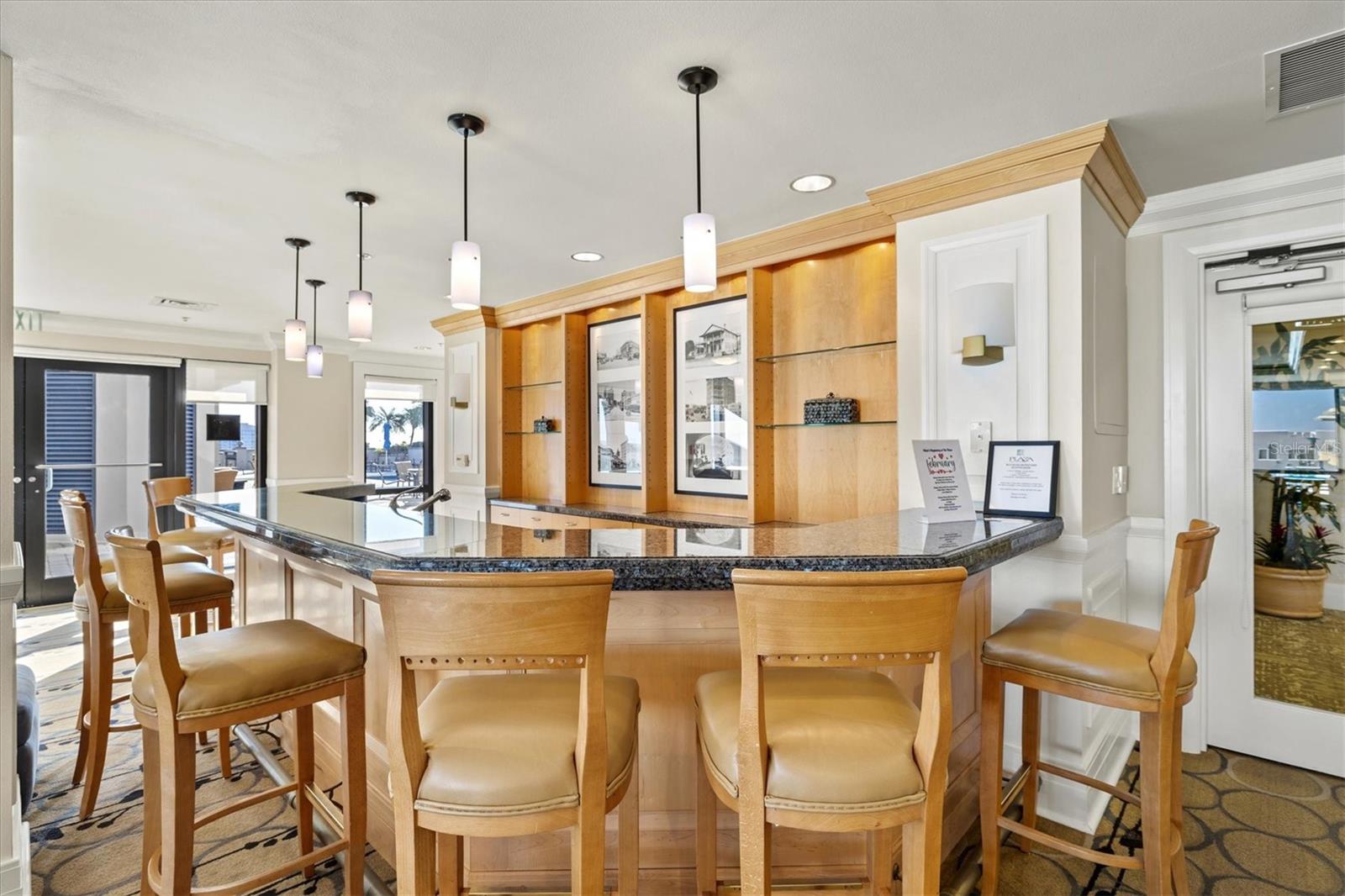 PLAZA 5 POINTS RESIDENCES - Residential