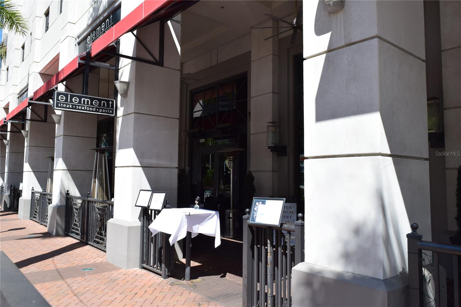 PLAZA 5 POINTS RESIDENCES - Residential