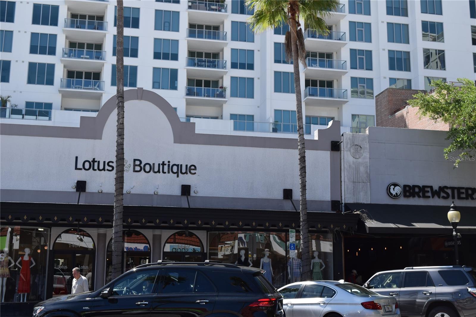 PLAZA 5 POINTS RESIDENCES - Residential