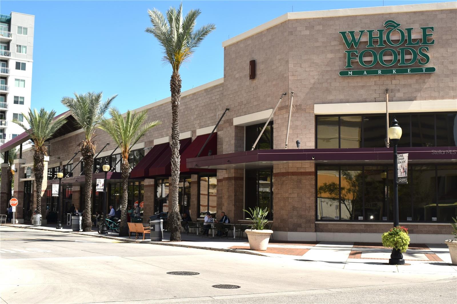 PLAZA 5 POINTS RESIDENCES - Residential