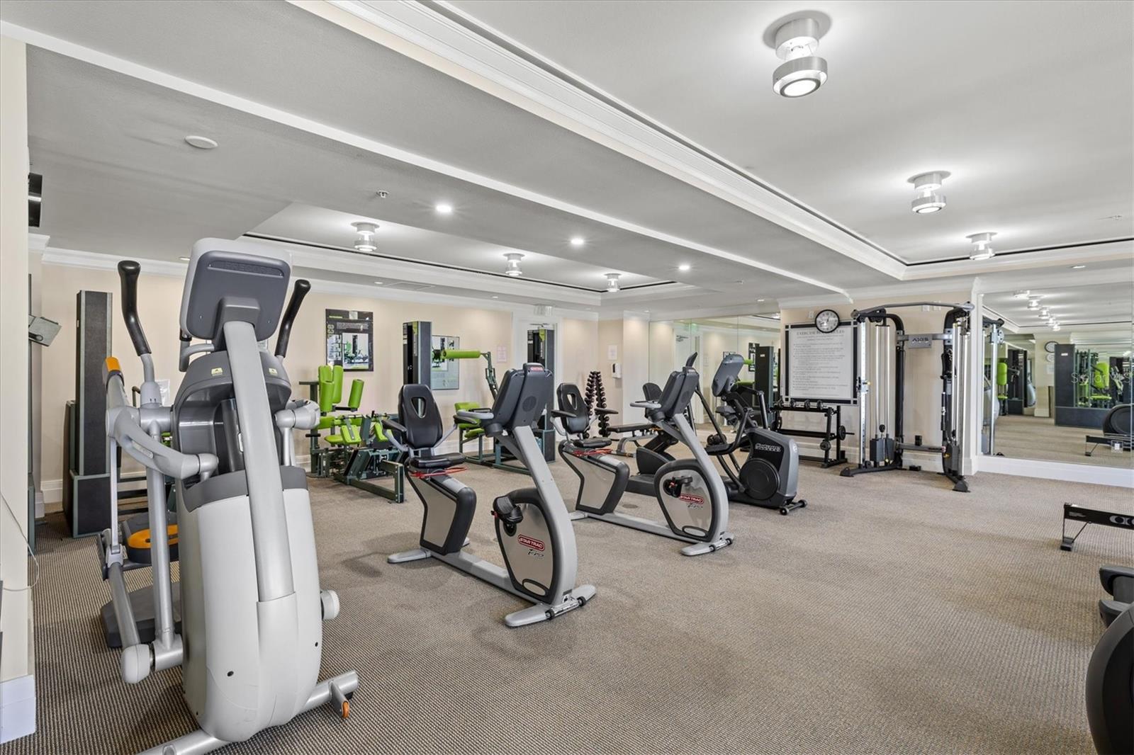 PLAZA 5 POINTS RESIDENCES - Residential