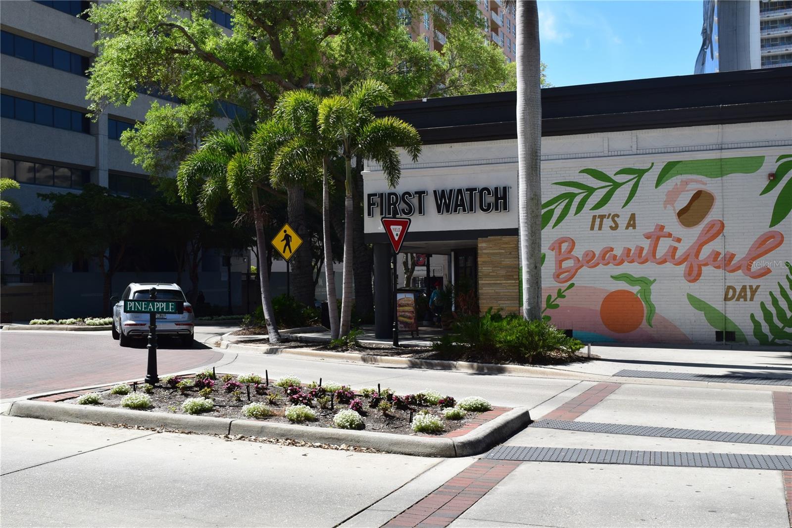 PLAZA 5 POINTS RESIDENCES - Residential