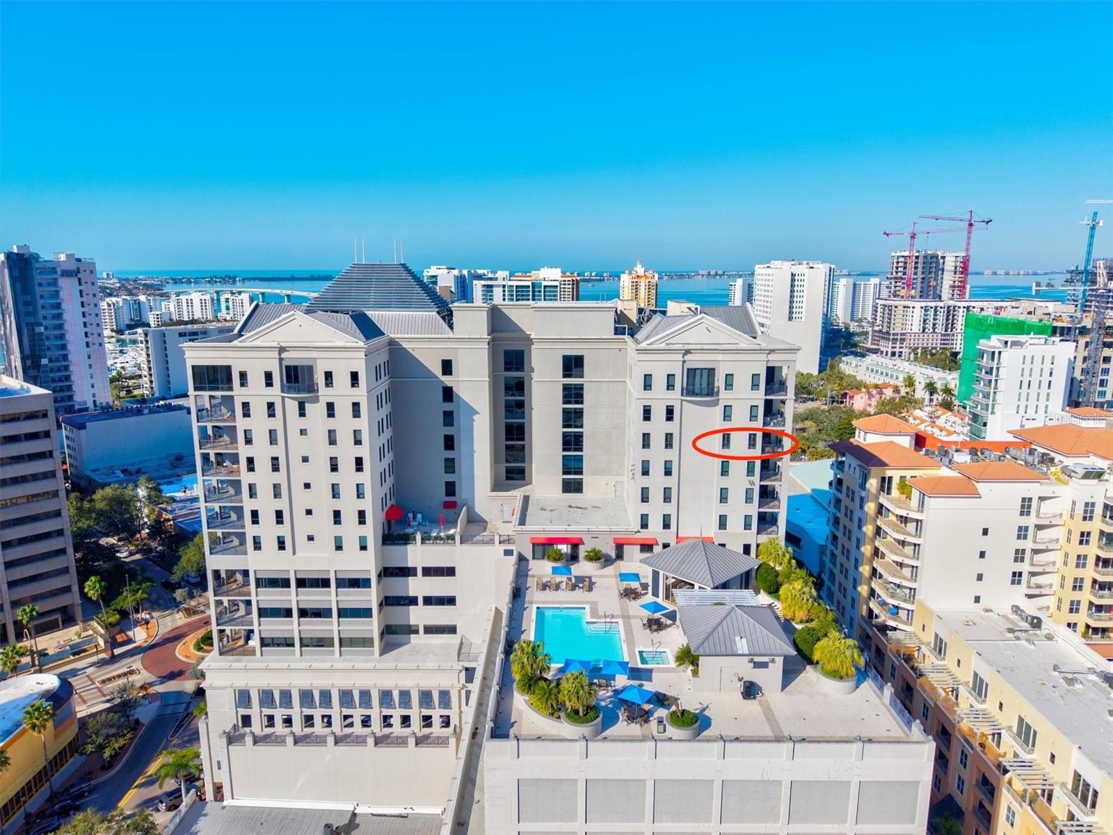 PLAZA 5 POINTS RESIDENCES - Residential