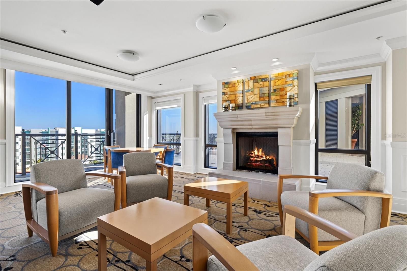 PLAZA 5 POINTS RESIDENCES - Residential