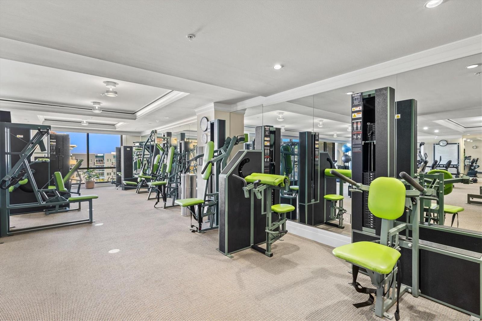 PLAZA 5 POINTS RESIDENCES - Residential