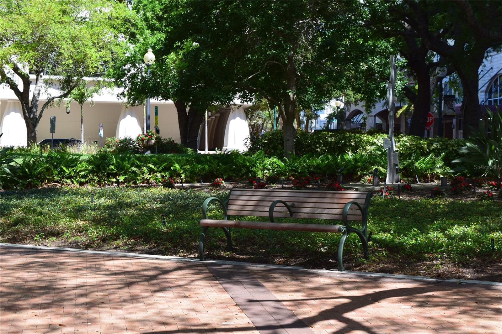 PLAZA 5 POINTS RESIDENCES - Residential