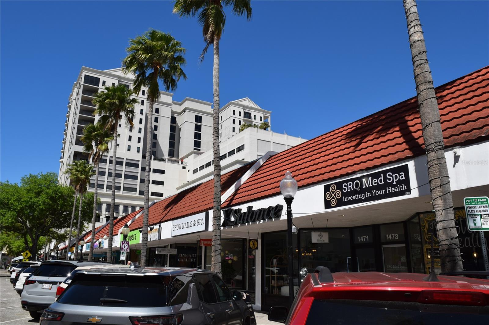 PLAZA 5 POINTS RESIDENCES - Residential