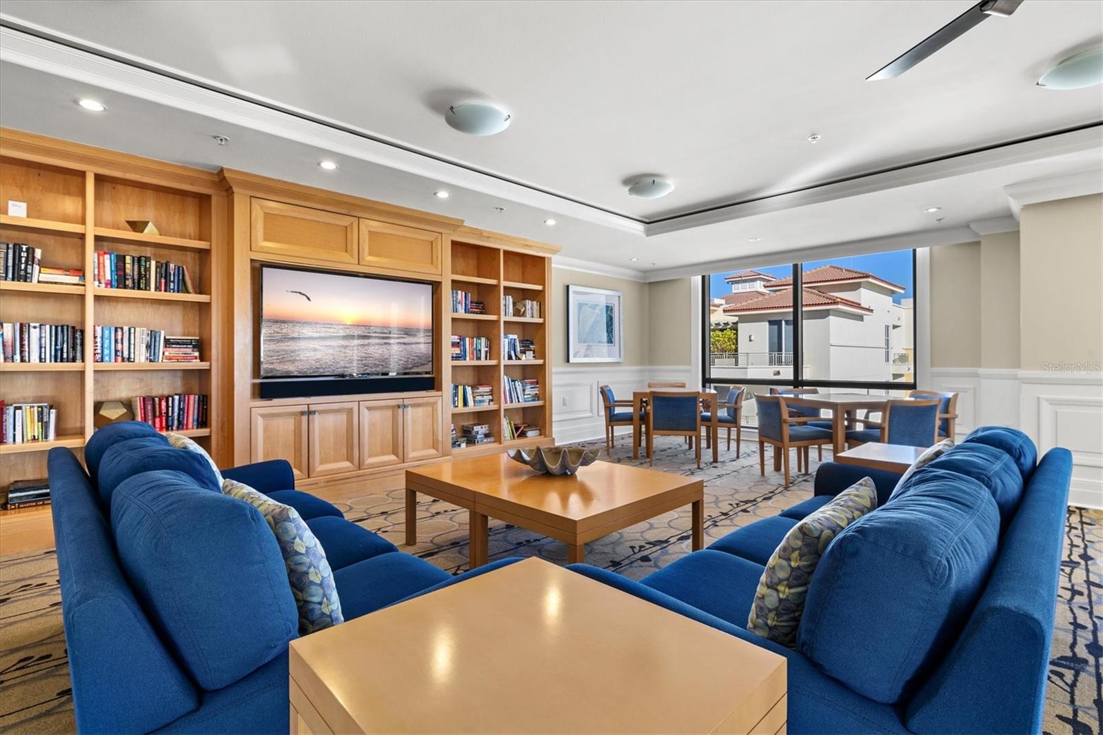 PLAZA 5 POINTS RESIDENCES - Residential