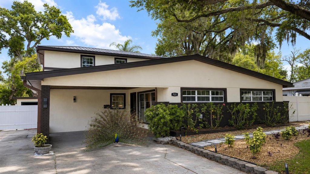 Photo of 929 W Beacon Avenue, Tampa, FL 33603 (MLS # TB8508301)