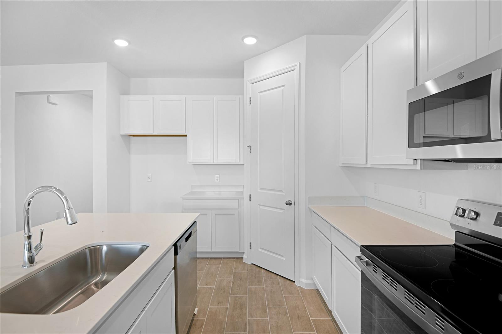 SEASONS AT ANNABELLE ESTATES - Residential