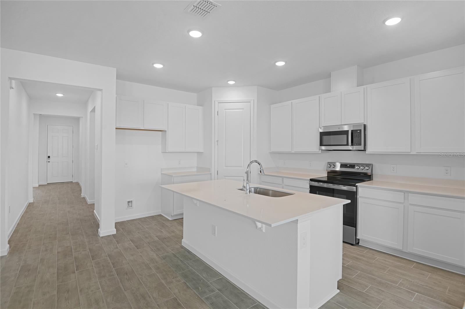 SEASONS AT ANNABELLE ESTATES - Residential