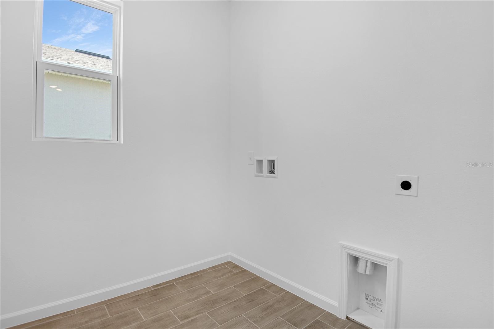 SEASONS AT ANNABELLE ESTATES - Residential