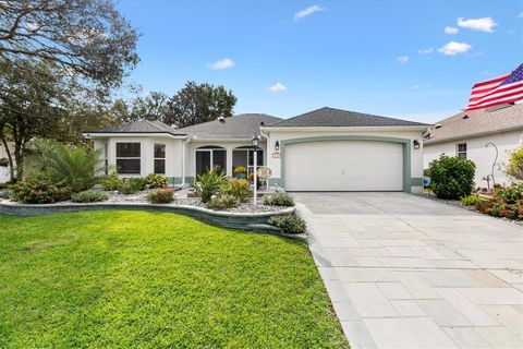 Photo of 515 Loma Paseo Drive, Lady Lake, FL 32159 (MLS # G5103876) Photo of 515 Loma Paseo Drive, Lady Lake, FL 32159 (MLS # G5103876)