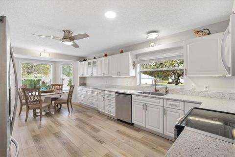 Tiny photo for 515 Loma Paseo Drive, Lady Lake, FL 32159 (MLS # G5103876)