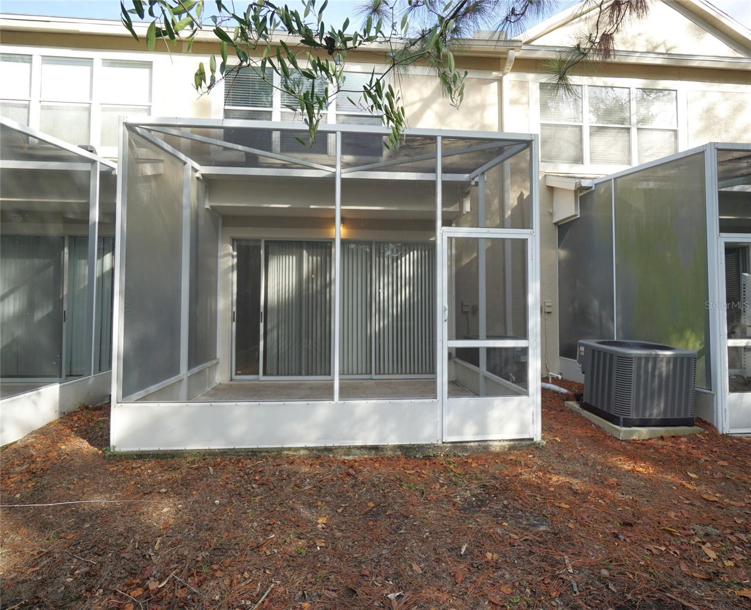 VISTA CAY - Residential Lease