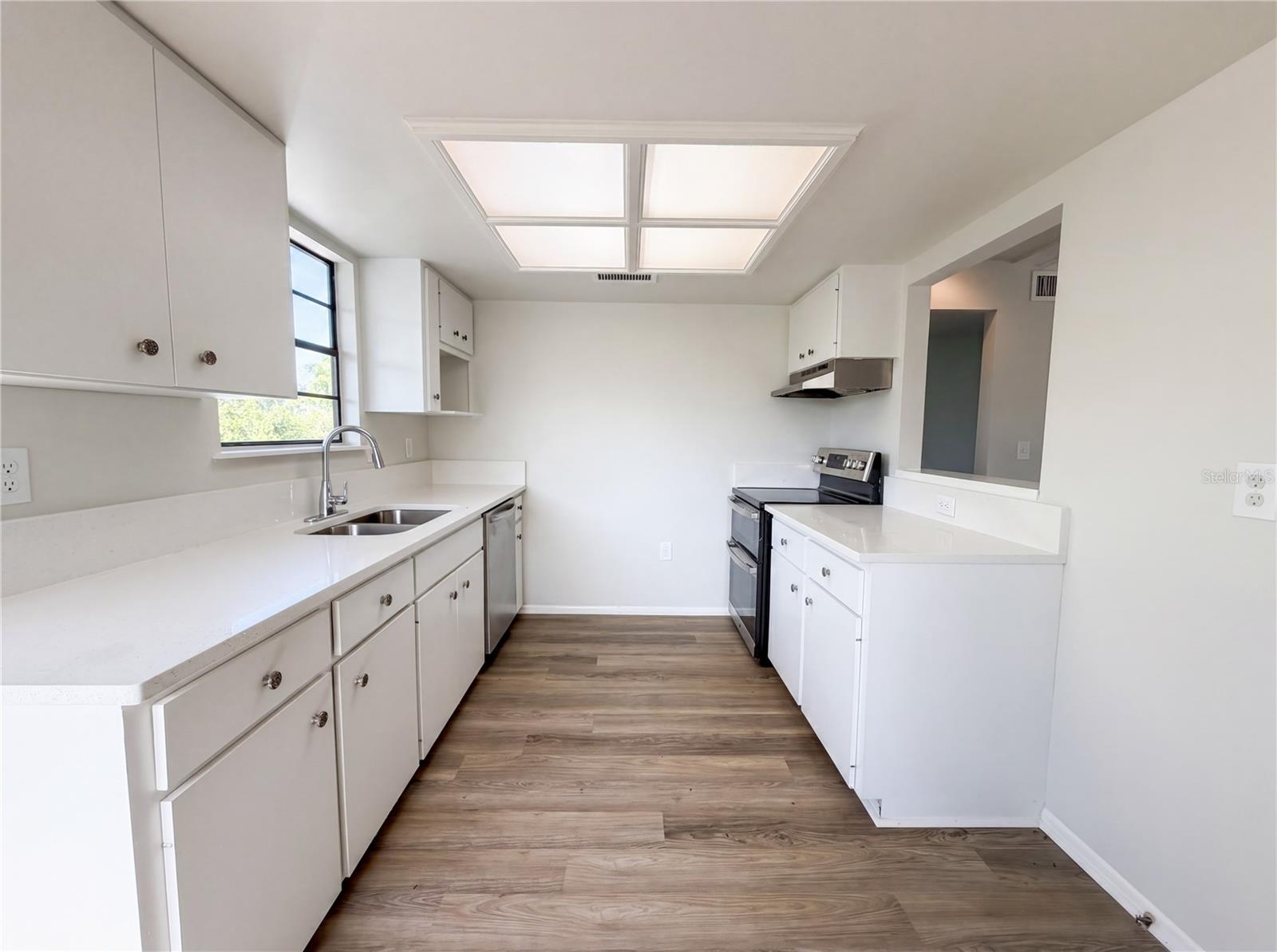 516 42ND STREET COURT W