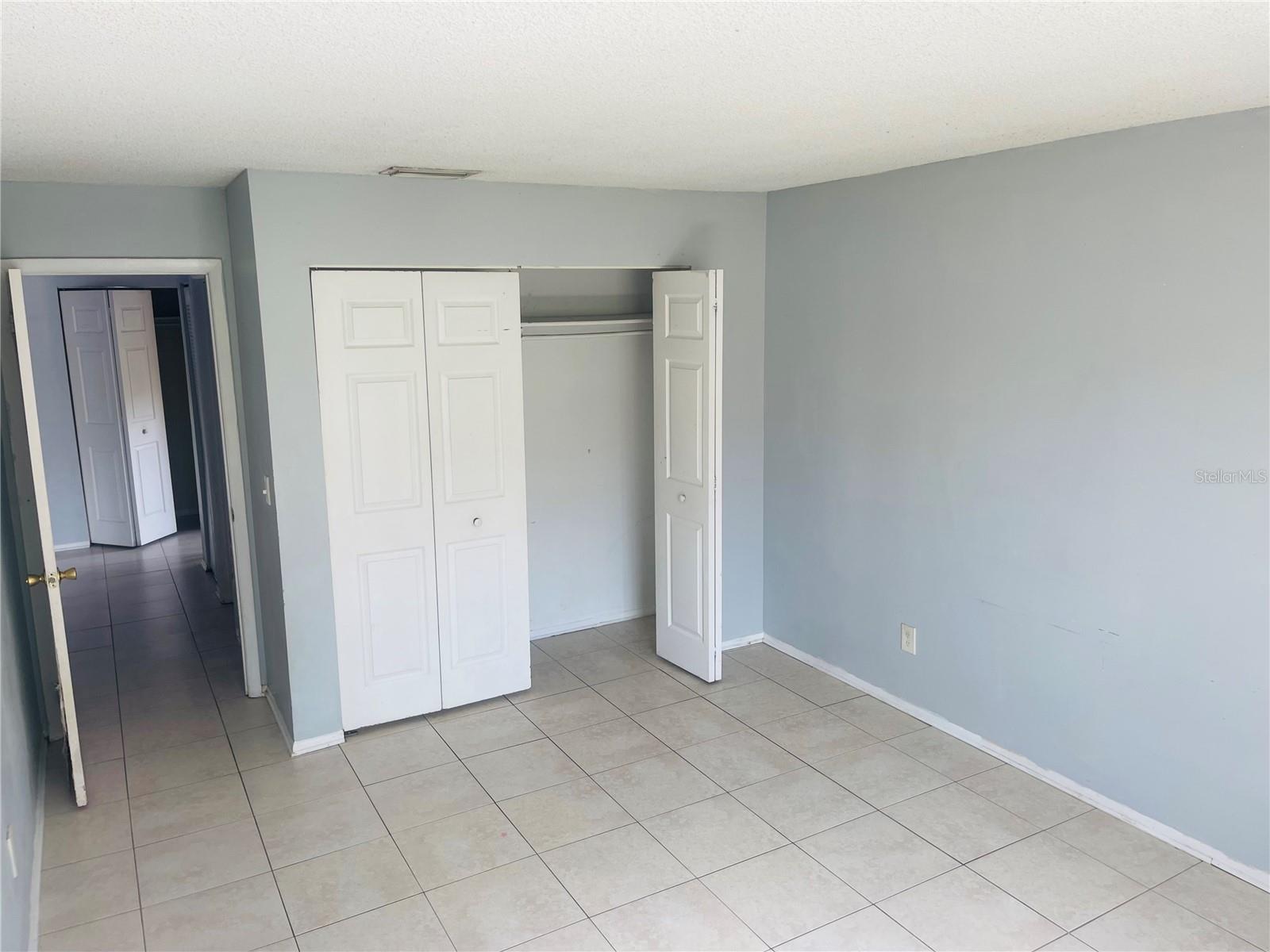 OXFORD SQUARE CONDO - Residential
