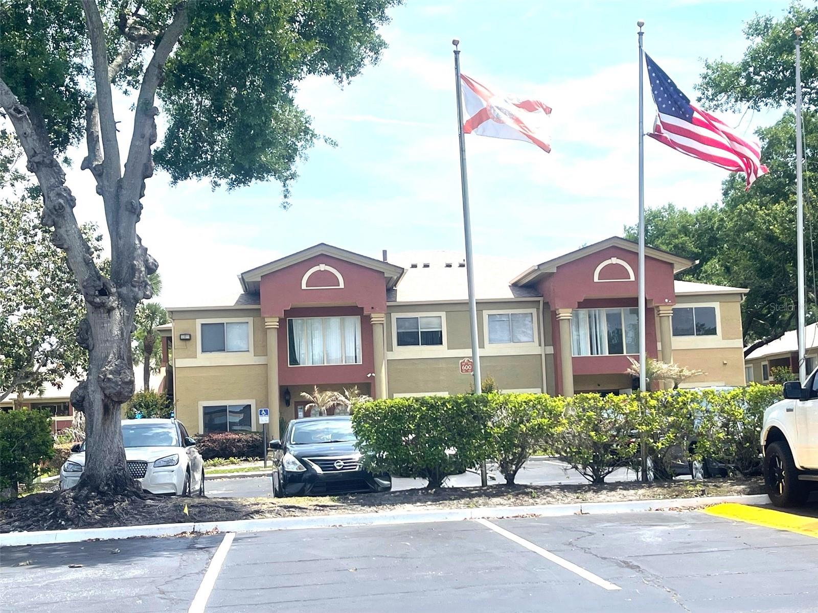OXFORD SQUARE CONDO - Residential