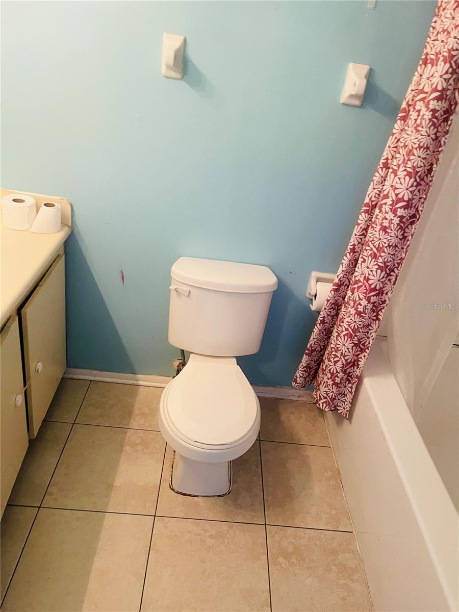 OXFORD SQUARE CONDO - Residential