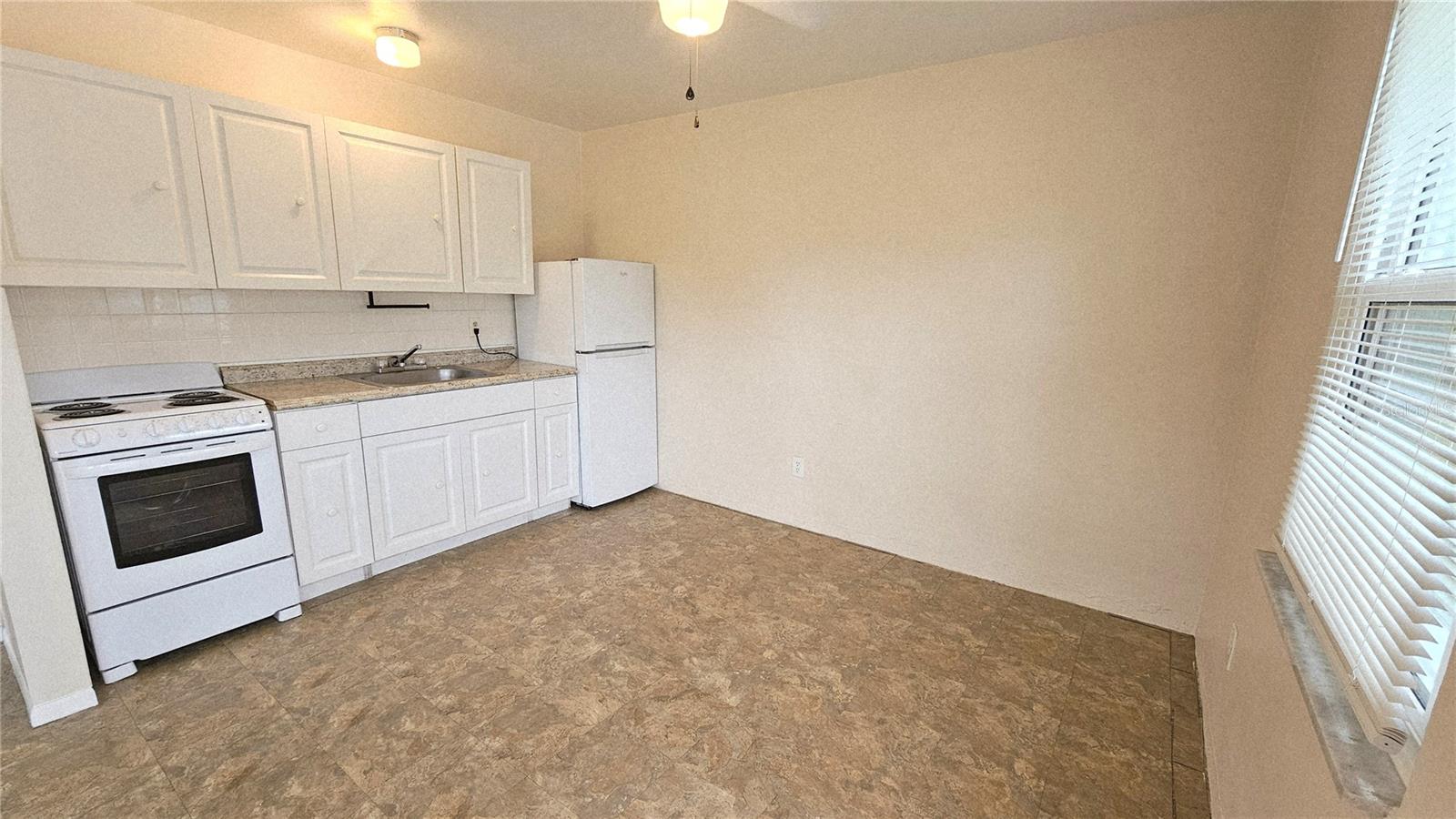 LAMPPS SUB OF LTS 81 & 82 - Residential Lease