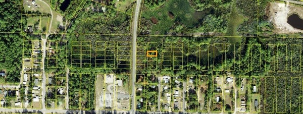 1305 NE 1ST ST, CARRABELLE, FL 32322 - Image deeccf19cc04ada3a97f6dfb1b2d3086/3216538864