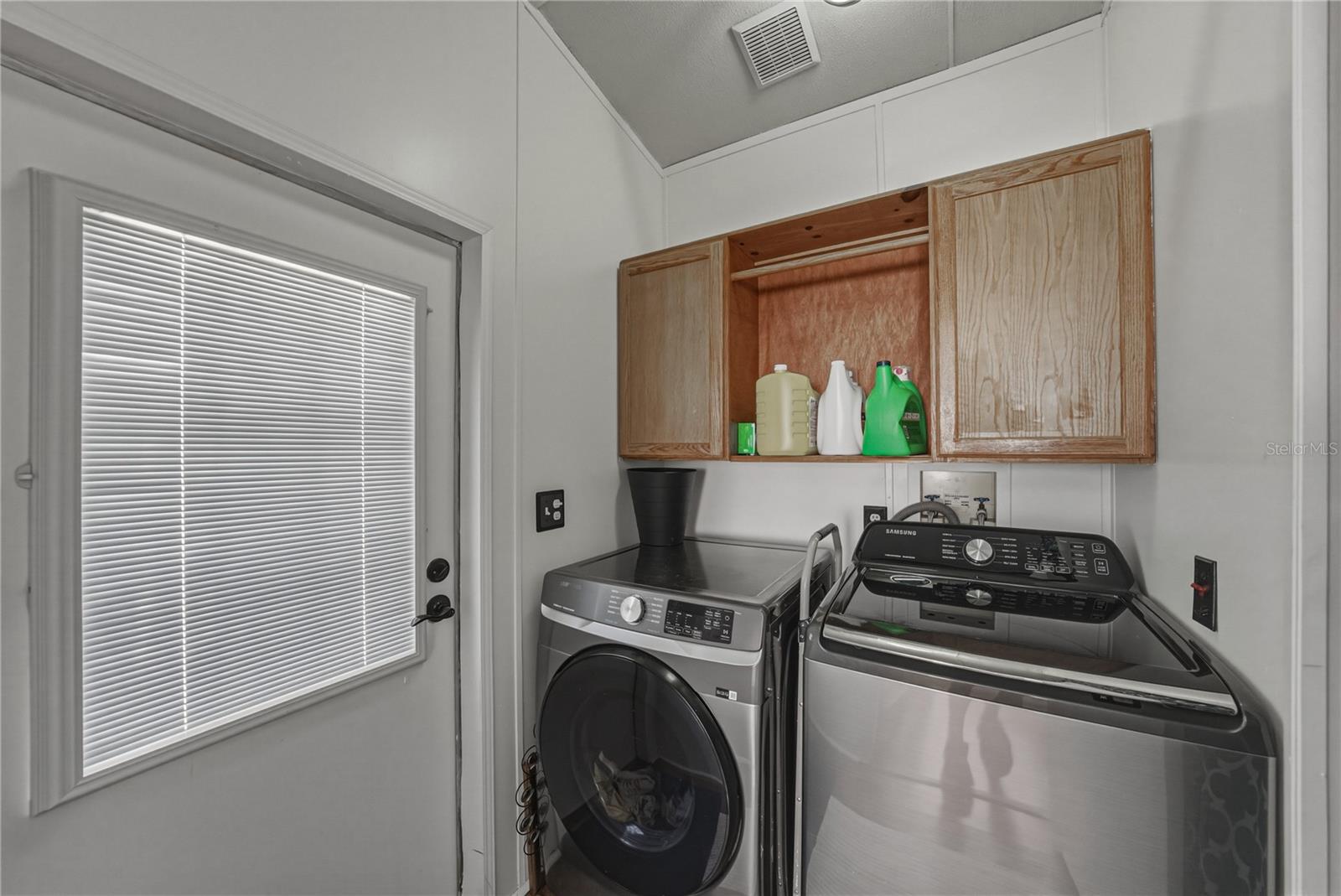 OAK HAMMOCK ESTATES - Residential