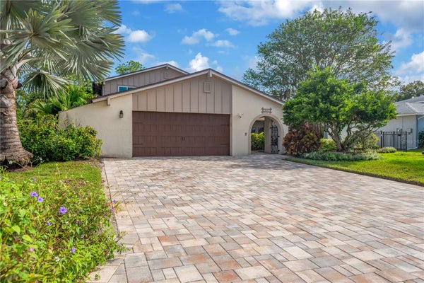 16407 W COURSE DR, TAMPA, FL 33624 - Image deeeb82d32f71288efff3d385e1e7c50/2850533404