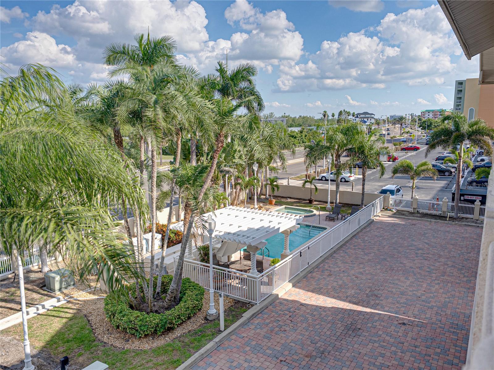 BELLA PLAYA TWNHMS - Residential