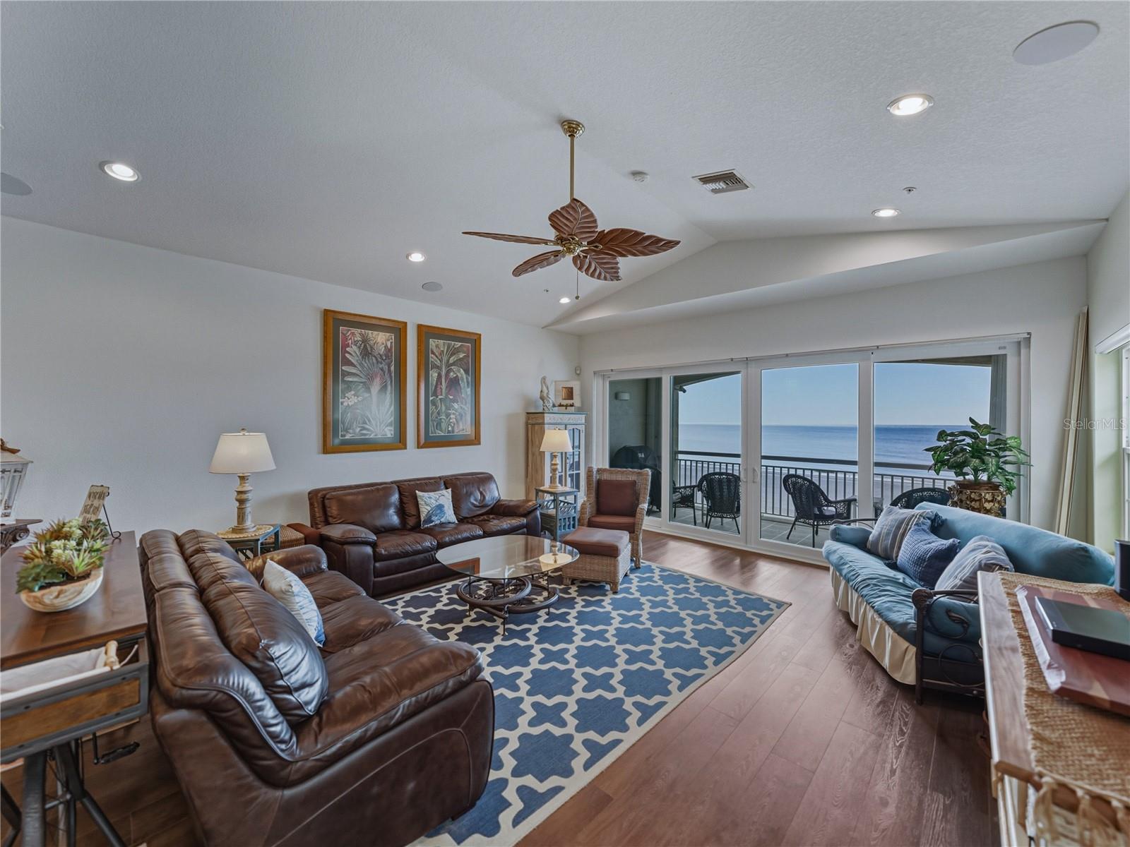 BELLA PLAYA TWNHMS - Residential